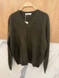 V-neck Pullover in Cashmere, Wool & Silk: Darth Gray / One size