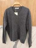 V-neck Pullover in Cashmere, Wool & Silk: Coral Pink / One size