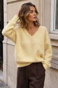 V-neck Pullover in Cashmere, Wool & Silk: Coral Pink / One size