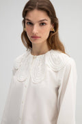 SHIRT WITH EMBROIDERED NECK: Ecru / 40