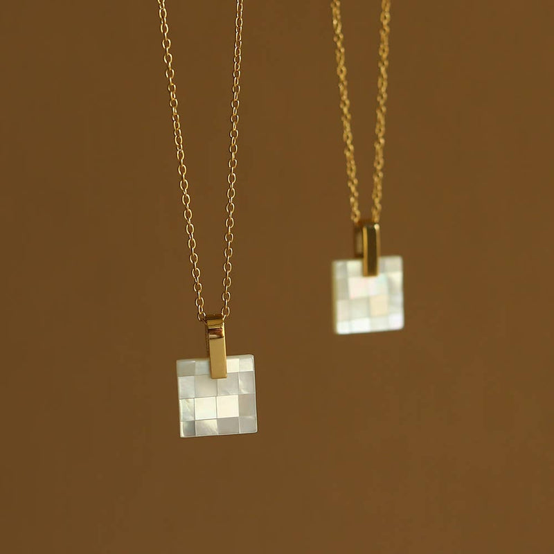 18k Gold Mother of Pearl Pendant Necklace